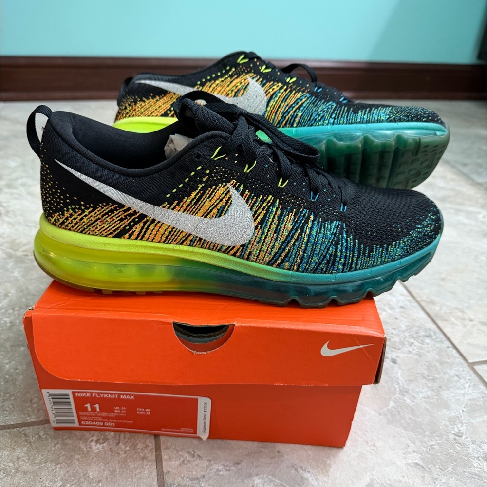Nike Men’s Flyknit Max Black and Yellow Sneakers Size 11